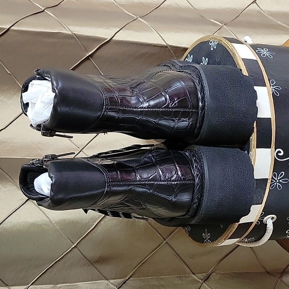 NWT- Vince Camuto ‘Medjey’ Leather Combat Boot- in RARE Black Color - Picture 5 of 8